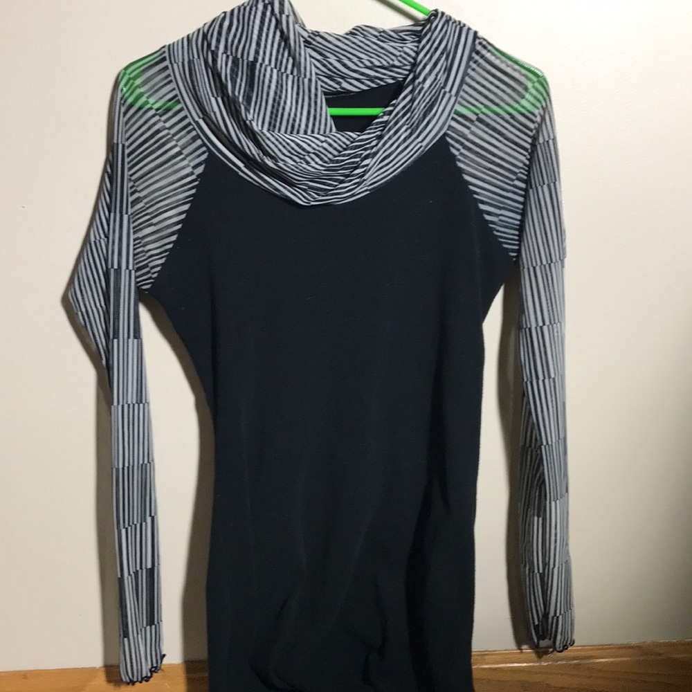 Turtle neck shirt